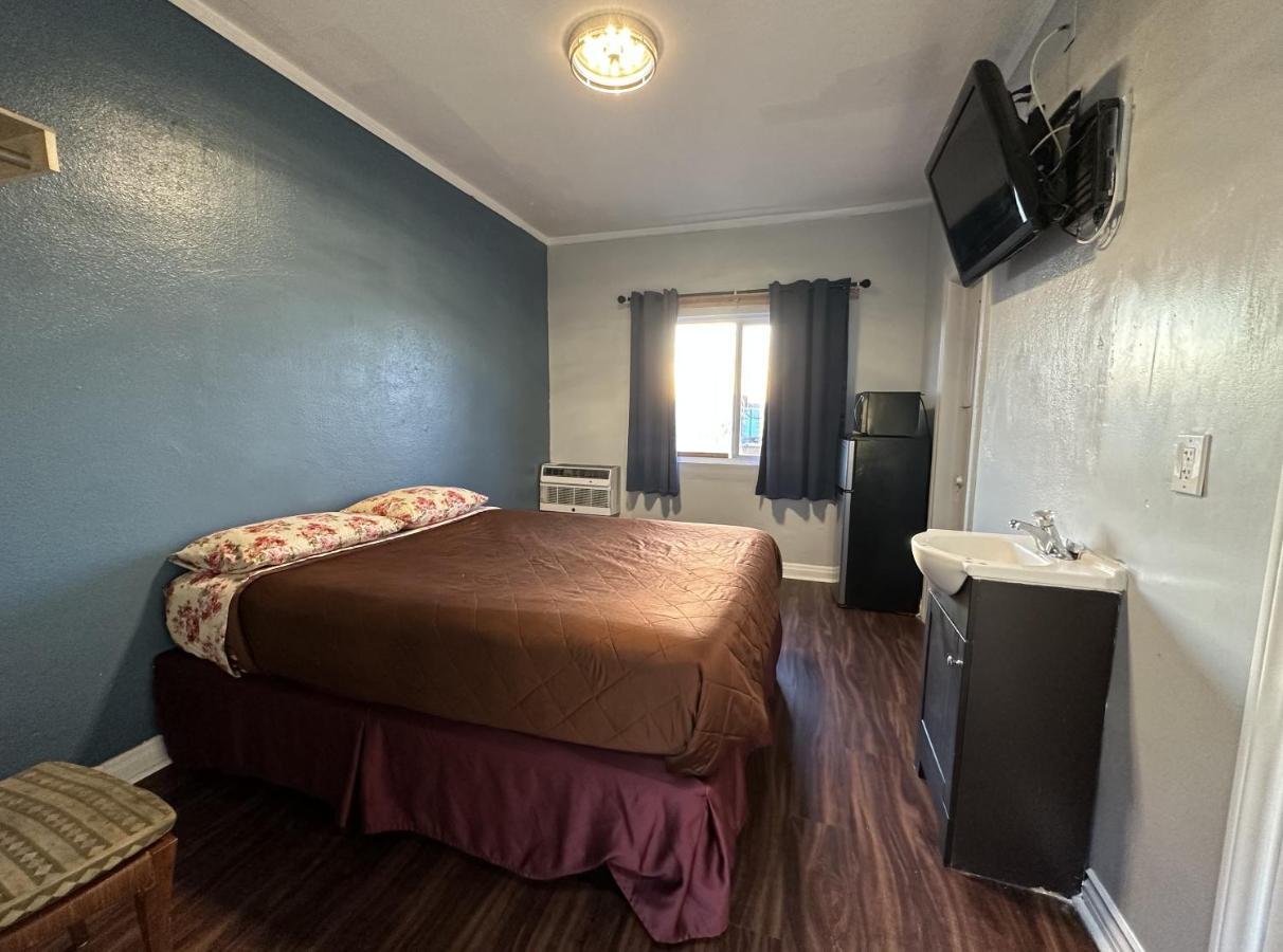 Unity Hotel - No Parking & Rooms Are Upstairs Long Beach Esterno foto